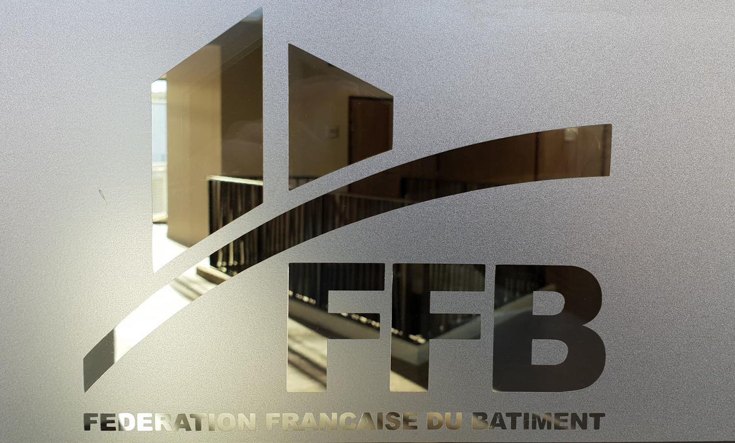 photo logo fédération française du batiment